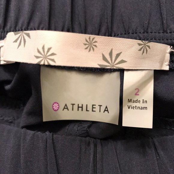Athleta light summer pants in a size 2. - Picture 5 of 6